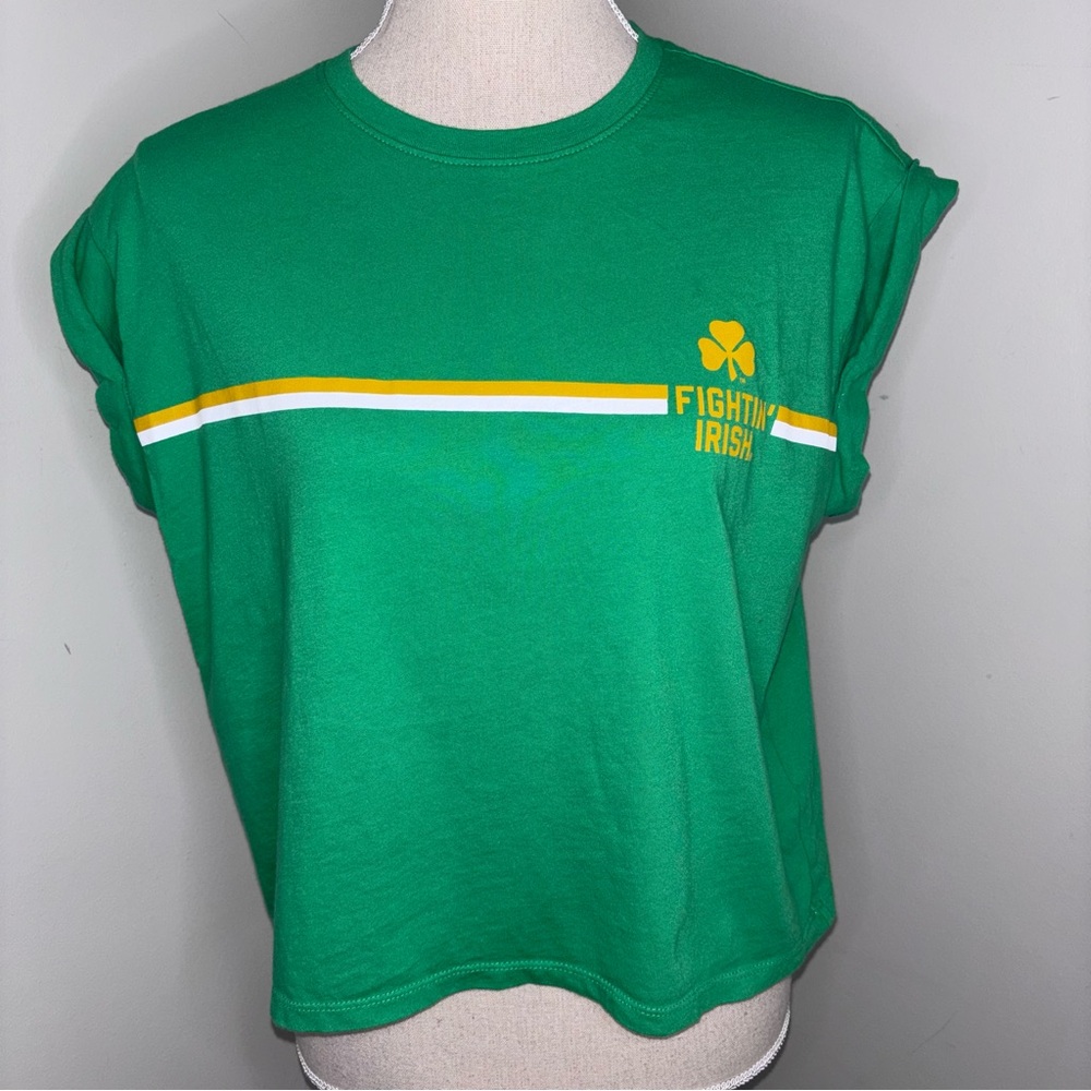 Tailgate Clothing Notre Dame green boxy cropped rolled sleeve tee shirt sz Small
